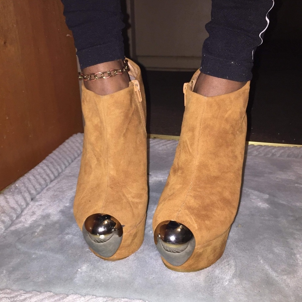 Woman shoes